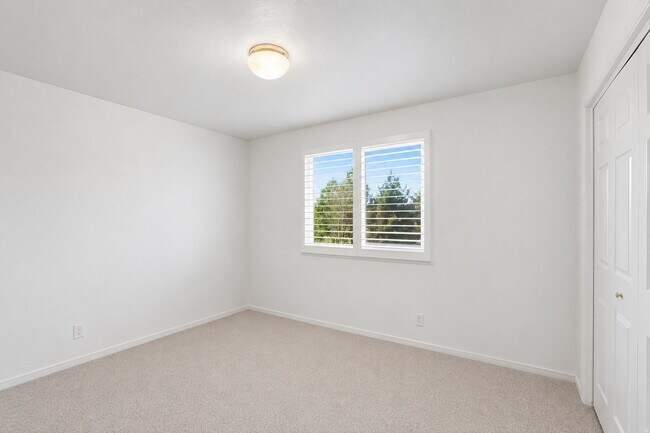 Building Photo - 1541 W 11150 S