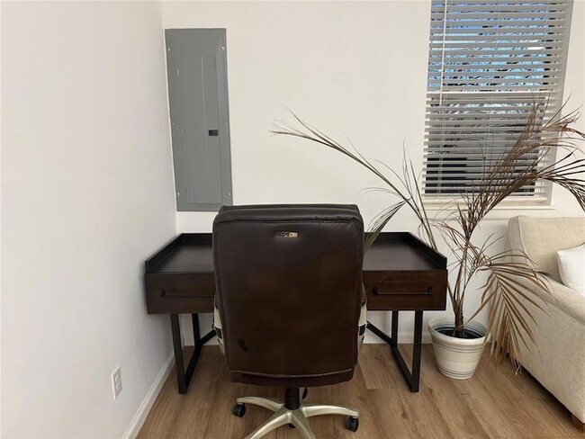 Building Photo - 575 S Fretz Ave