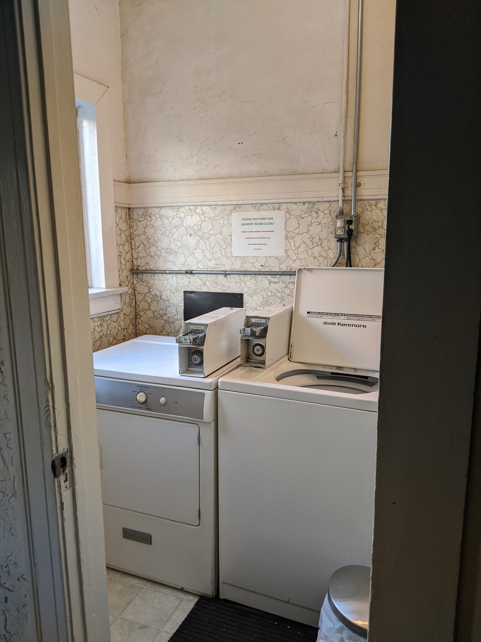 Laundry - 206 N New Hampshire Ave