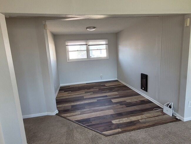 Building Photo - CHRISTMAS SPECIAL DECEMBER RENT FREE - House with Full Basement