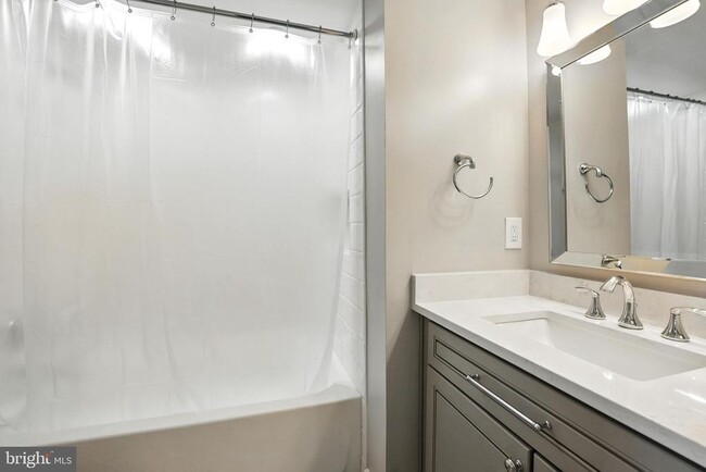 Building Photo - 3911 Courtland Cir