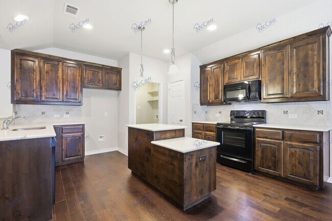 Building Photo - 140 Wilson Cliff Dr