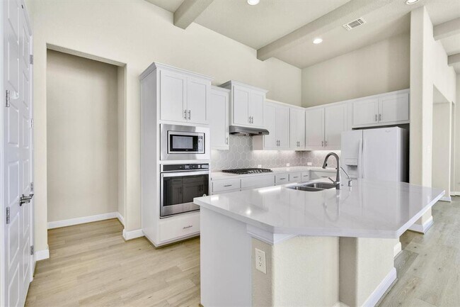 Building Photo - 505 Faith Dr