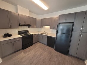 Building Photo - 2701 Drewrys Bluff Rd