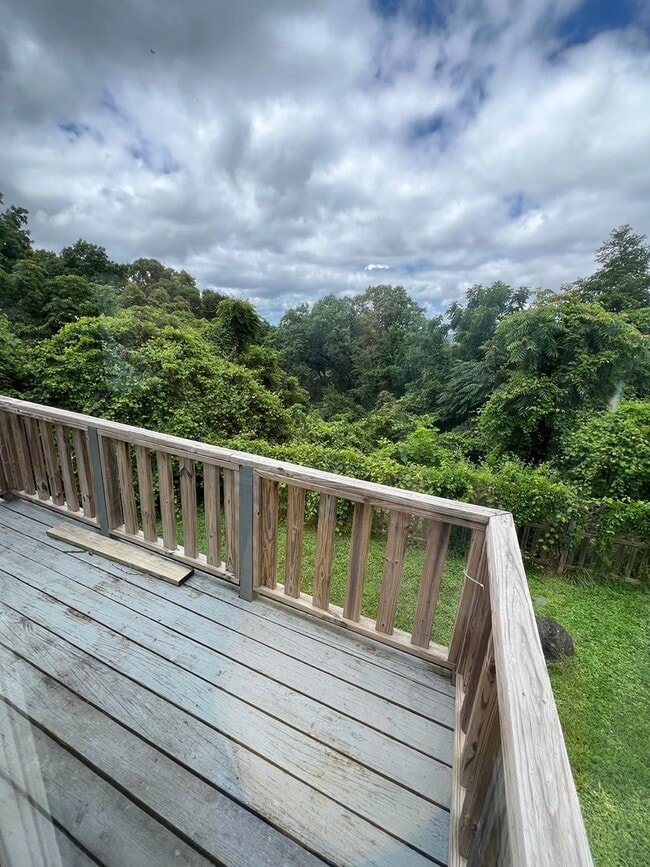 Building Photo - Welcome to this charming 2-bedroom, 1-bathroom home located in the desirable area of Creve Coeur,...