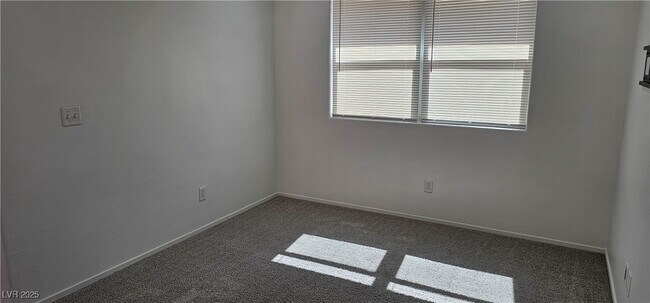 Building Photo - 7451 Benlomond Ave