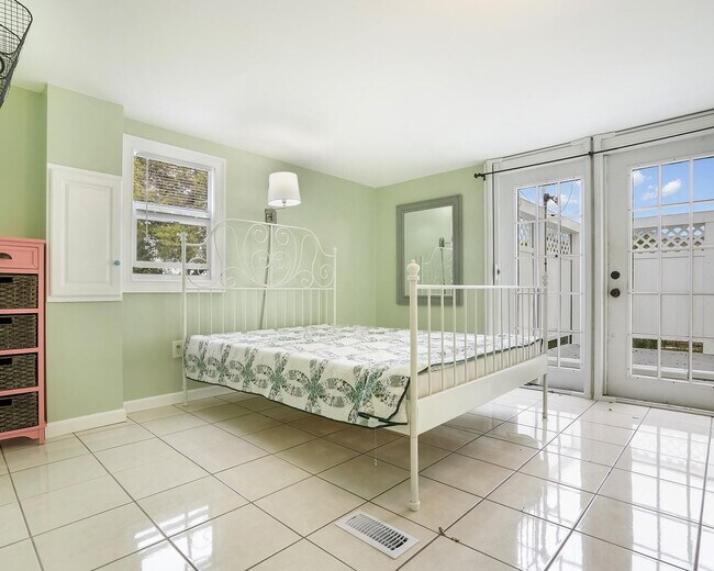 Building Photo - 1680 SW 84th Ave