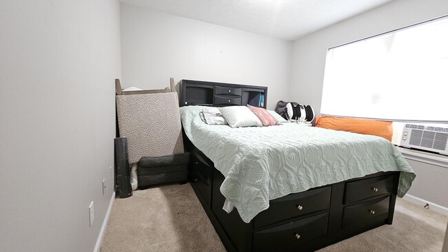 Building Photo - 265 Darenia Ln