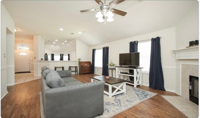 Building Photo - 12006 Cyprus Field