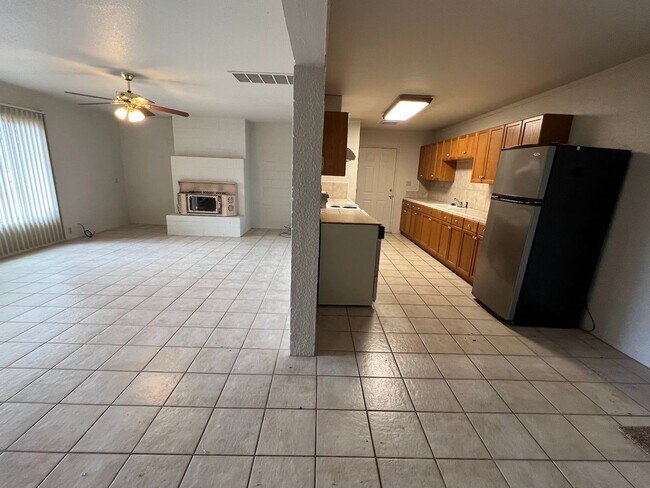 Building Photo - Gated Country Home for rent