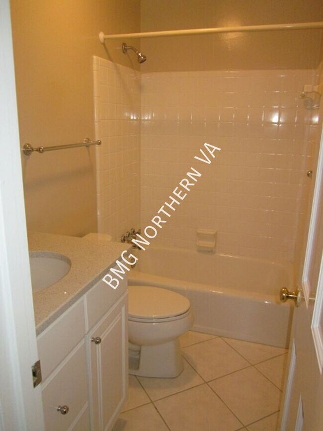 Building Photo - 1160 Wimbledon Dr