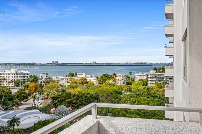 Building Photo - 11 Island Ave