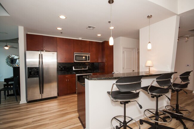 Building Photo - For Rent: Stunning 17th Floor Views of Downtown in the heart of SoBro.