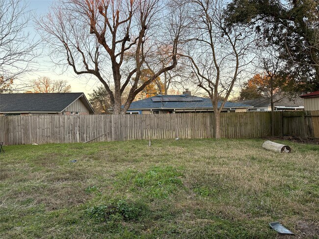 Building Photo - 11511 Misty Glen Ln