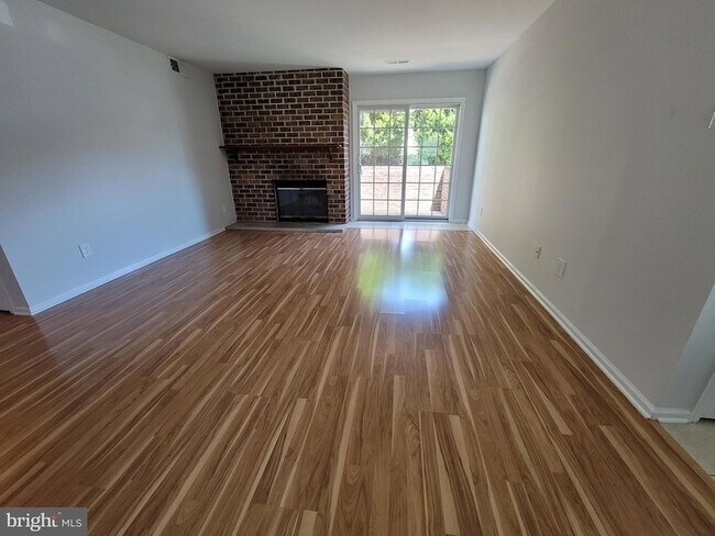 Building Photo - 614A Palmer Ln