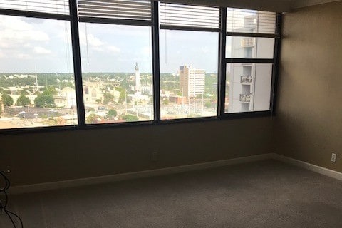 Living Room - 450 W 7th St