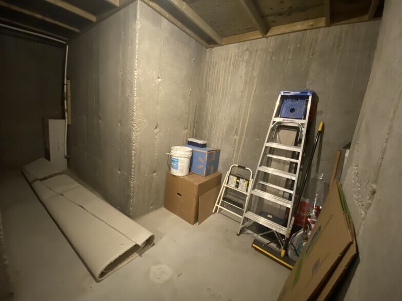 Building Photo - 118 N Stone Gate Dr