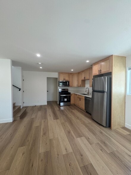 Primary Photo - 5436 1/2 Kester Ave