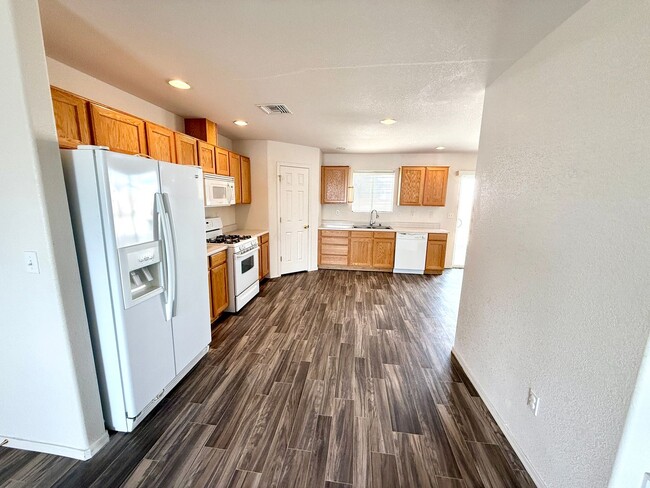 Building Photo - Charming 3-Bedroom Home Near Rotary Park f...