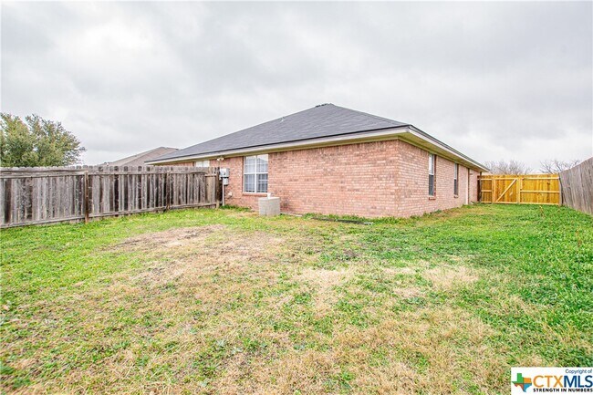 Building Photo - 4501 July Dr