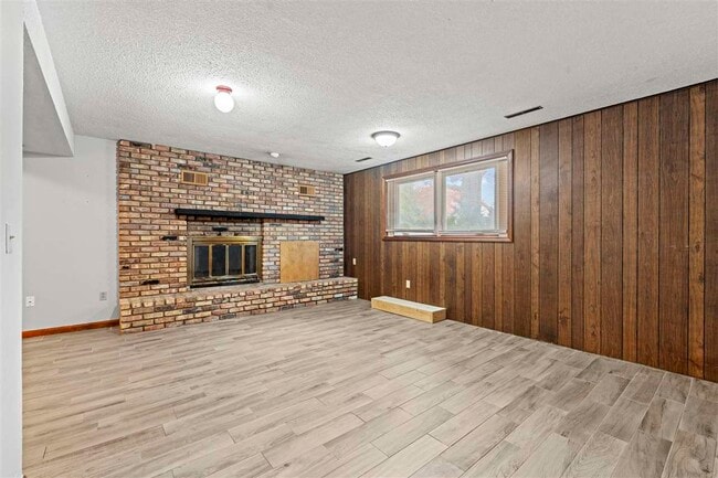 Building Photo - 16 Penfro Dr