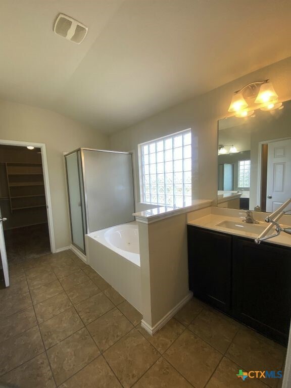 Building Photo - 3504 Lorne Dr