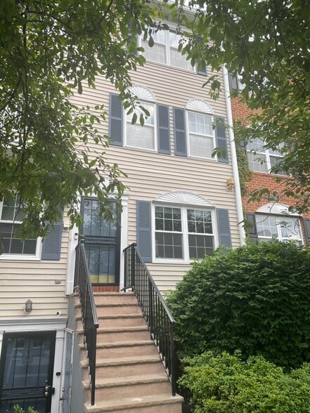 Building Photo - 92 Callahan Ct