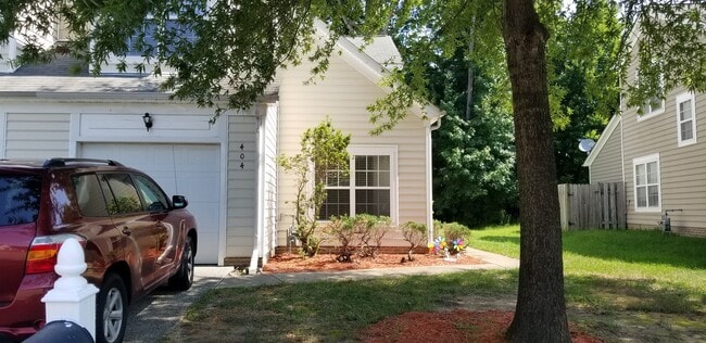 Primary Photo - 404 Holmes Blvd