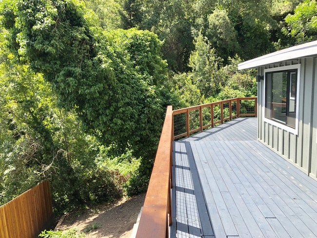 1,000 Square Foot Deck - 616 Fernwood Pacific Dr