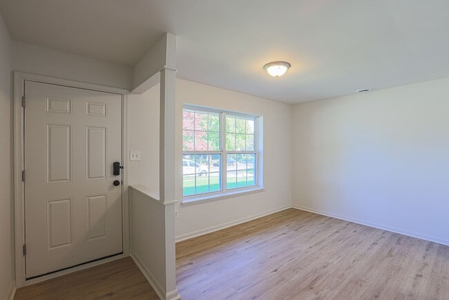 Building Photo - 821 Johahn Dr