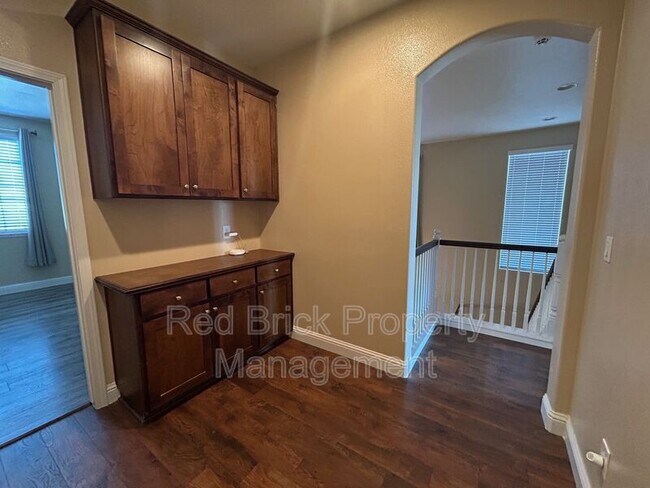 Building Photo - 1522 Fieldcrest Ct