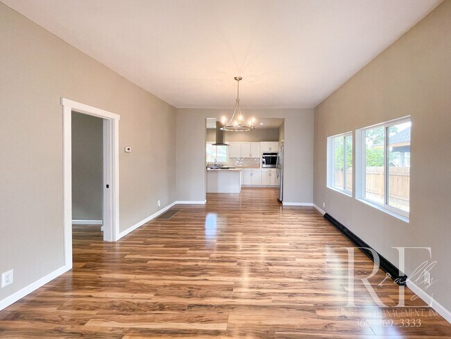Building Photo - 3BR Bremerton Home with Vintage Charm & Mo...