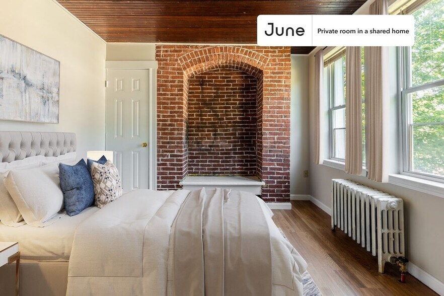 Primary Photo - Room in Shared 9 bed/2 bath home