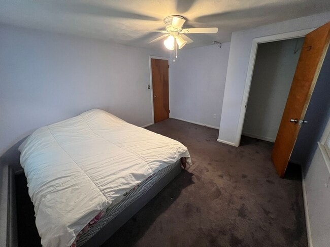 Building Photo - Single Family Home for Rent in Longmeadow!