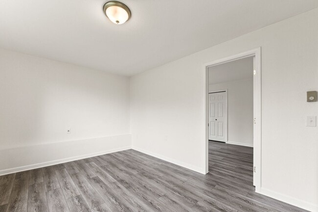 Building Photo - Charming 4 Bedroom 2 Bath single family house in Columbia City
