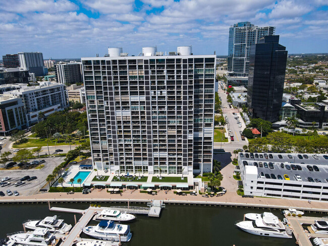 Building Photo - 400 N Flagler Dr
