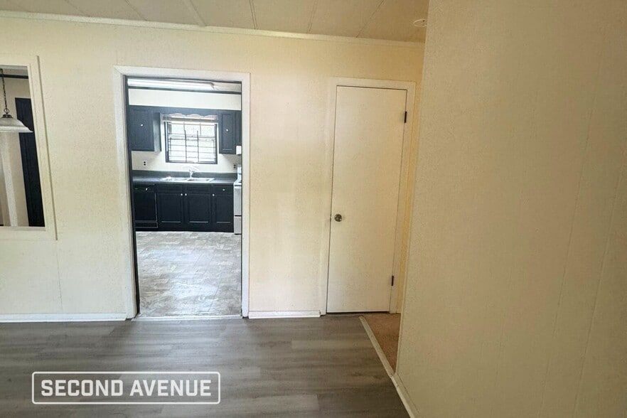 Building Photo - 1701 5th Way NW