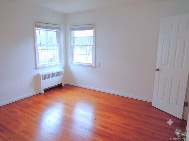 Building Photo - 177 Ashford Ave