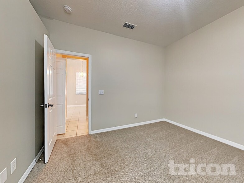 Building Photo - 11723 Grove Arcade Dr