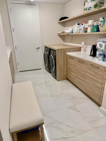 Building Photo - 220 SE Mizner Blvd