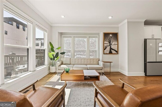 Building Photo - 2145 Burnside Dr NW
