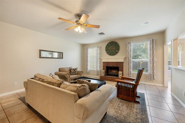Building Photo - 309 N Carriage Hills Dr