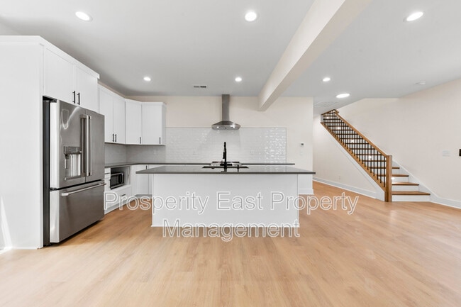 Building Photo - 3420 Tappan Pl