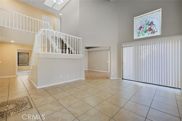 Building Photo - 325 Rainbow Terrace