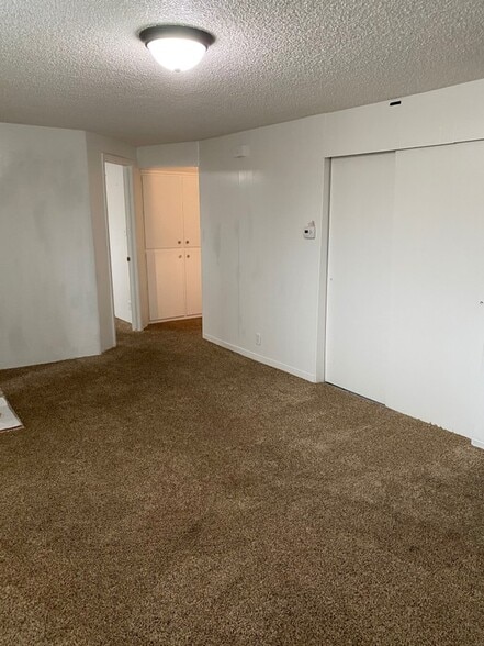 Building Photo - 1547 S 320 E