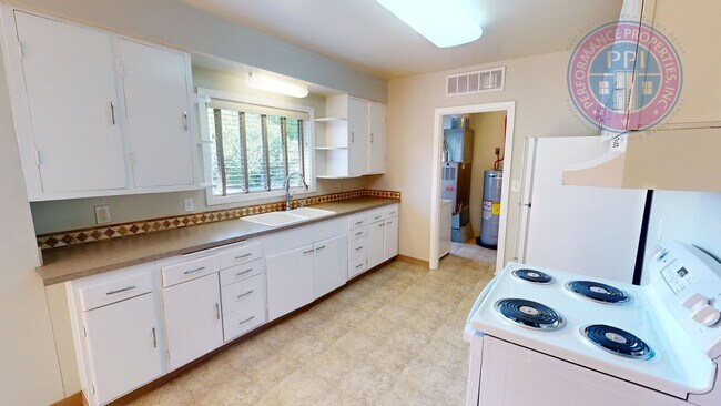 Building Photo - Great Locaton, Small Pet Negotiable w/ Pet Rent