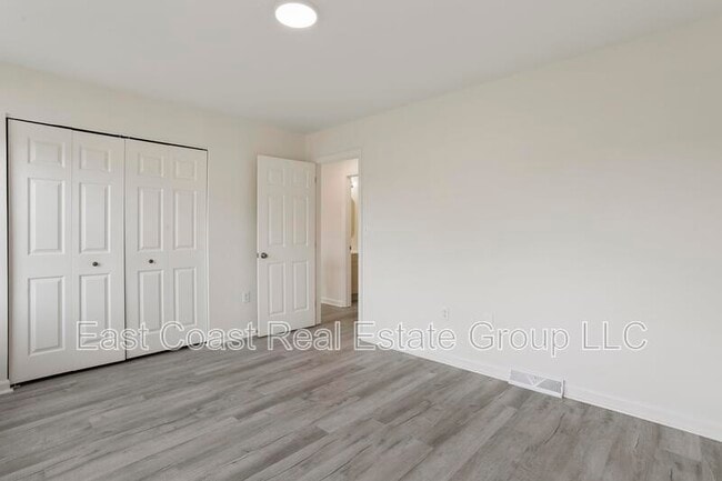 Building Photo - 1337 Cedarwood Dr