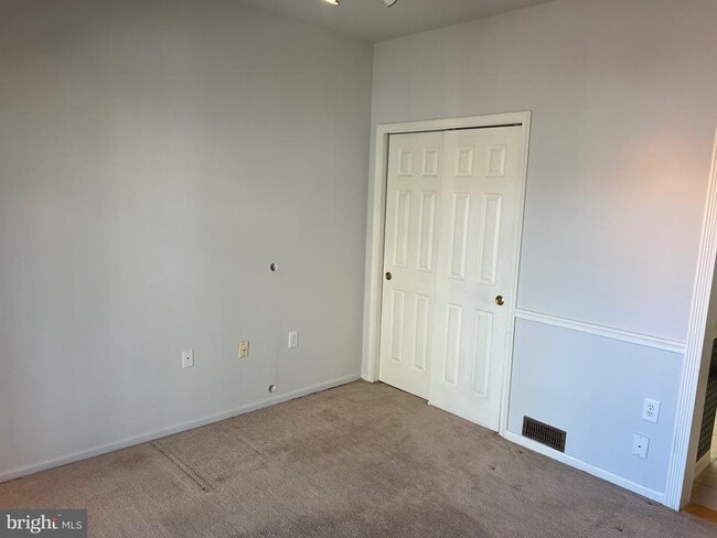 Building Photo - 209 Pointe Way