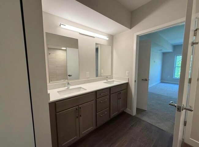 Building Photo - 2645 Burton Rd