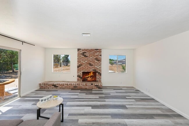 Building Photo - 15073 Mojave St